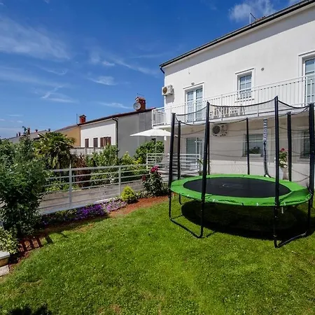 In With Air Conditioning, Wi-fi Guest house Rovinj