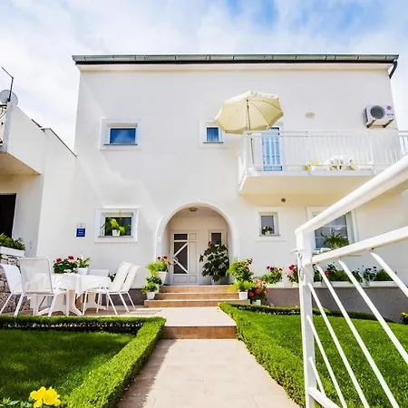 In With Air Conditioning, Wi-fi Guest house