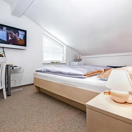 In With Air Conditioning, Wi-fi *