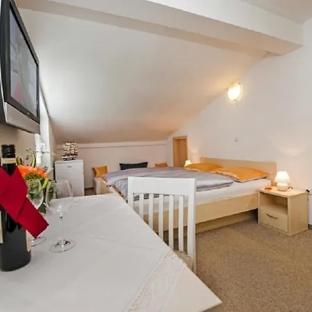 In With Air Conditioning, Wi-fi Guest house Rovinj