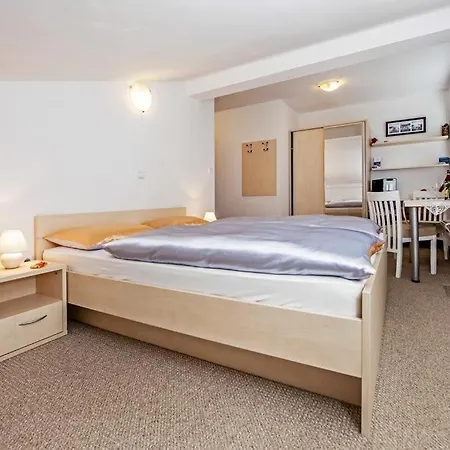In With Air Conditioning, Wi-fi 3*